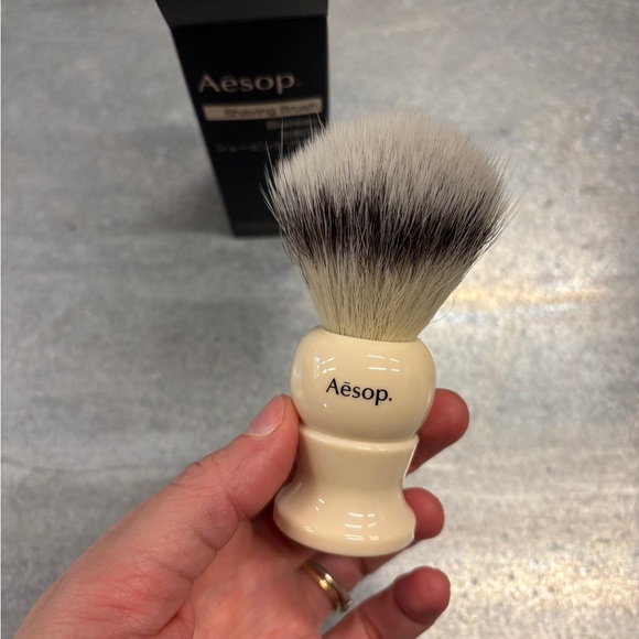 Aesop Shaving Kit - Picture 2 of 6